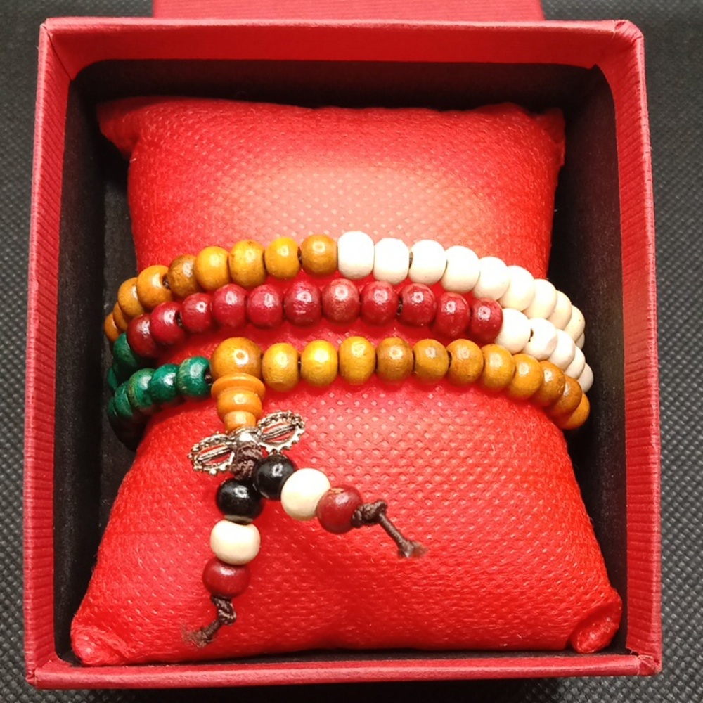Wooden strach bracelet!